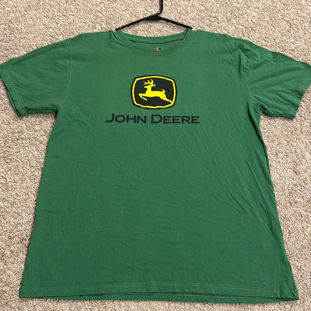 29.‎ John Deere Green Men's T-Shirt (L)